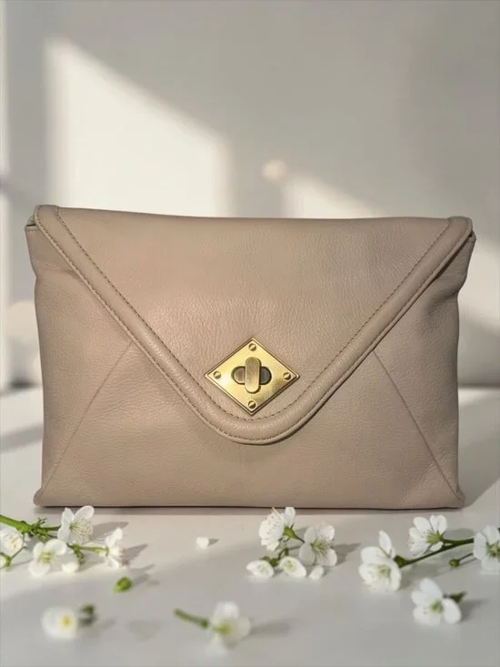 Kate Landry 2-Way Shoulder Bag Beige Pebbled Leather Turn Lock Envelope Clutch - Picture 2 of 11